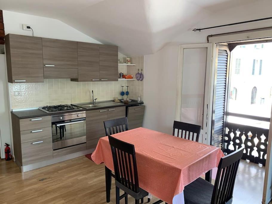 Casa Rino: Vacanze In Casetta...... Dongo Kültér fotó